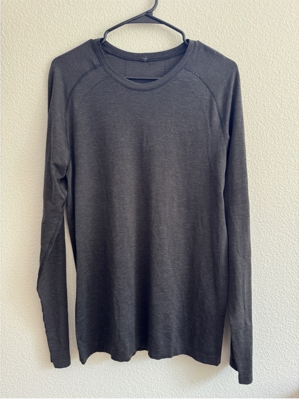 Lululemon men’s metal vent long sleeve shirts *4 bundle* - Picture 8 of 9